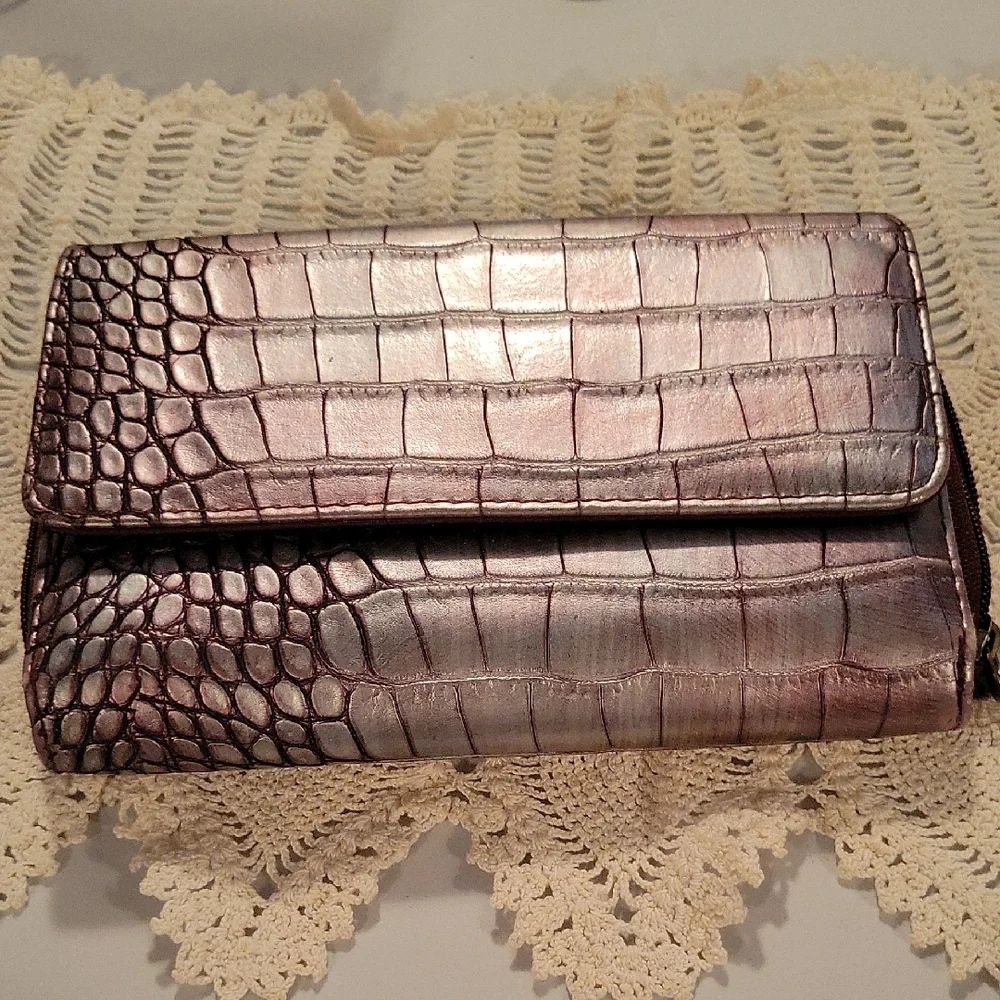 Elegant Crocodile Embossed Clutch